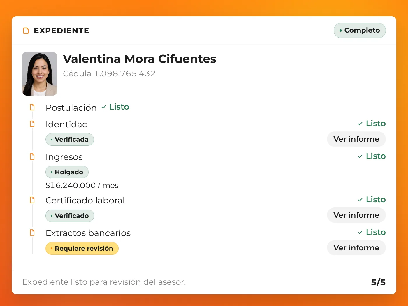 Expediente del prospecto con identidad, ingresos, certificado laboral y extractos bancarios en ReliaHouse